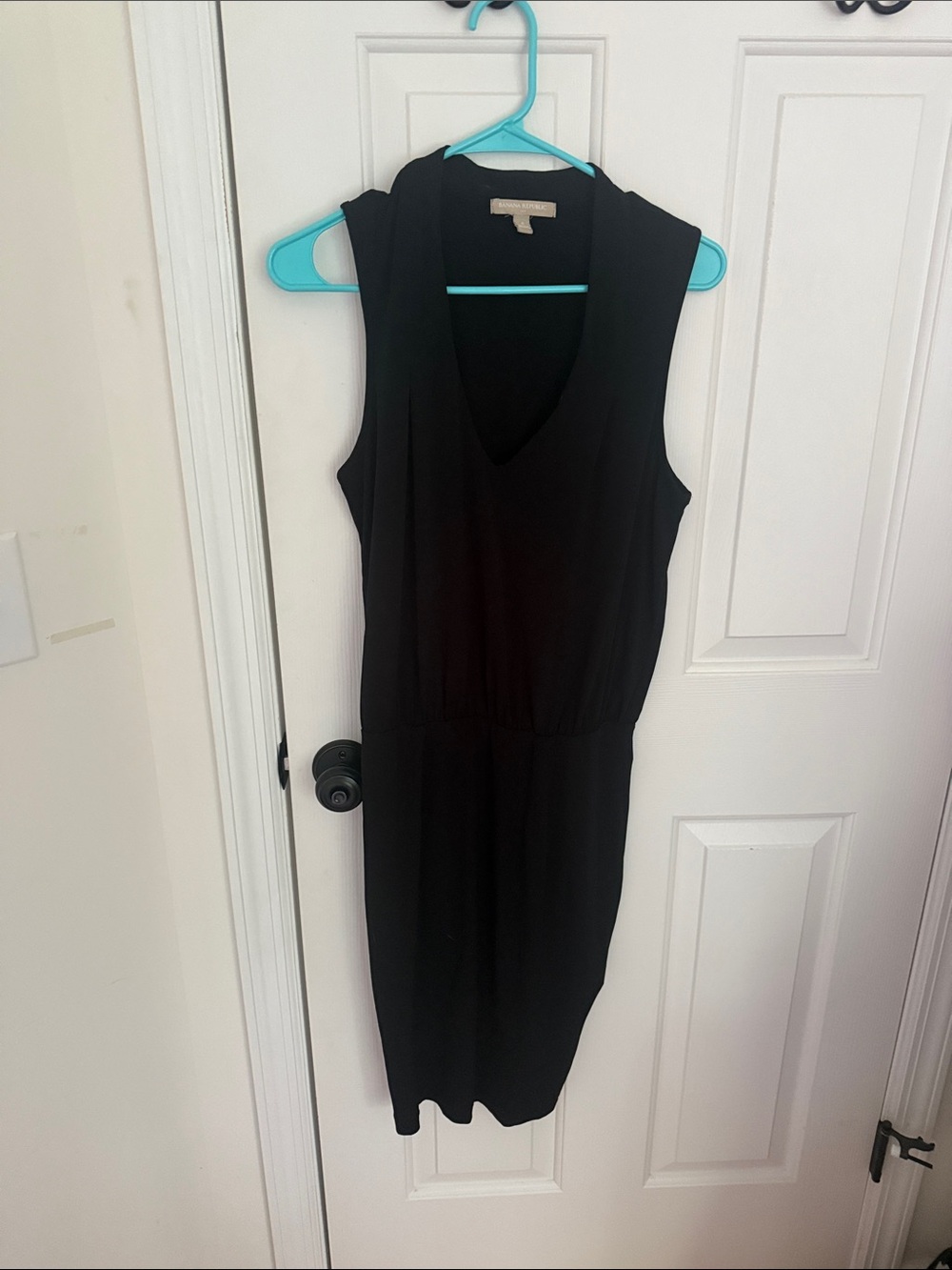 Banana Republic Black Sleeveless V-Neck Midi Dress